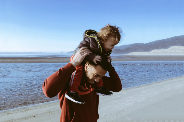 7 Ways to Support Employees on Paternity Leave